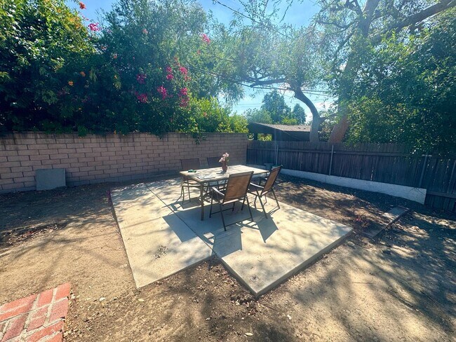 Building Photo - Charming Village Home – Steps from Claremo...