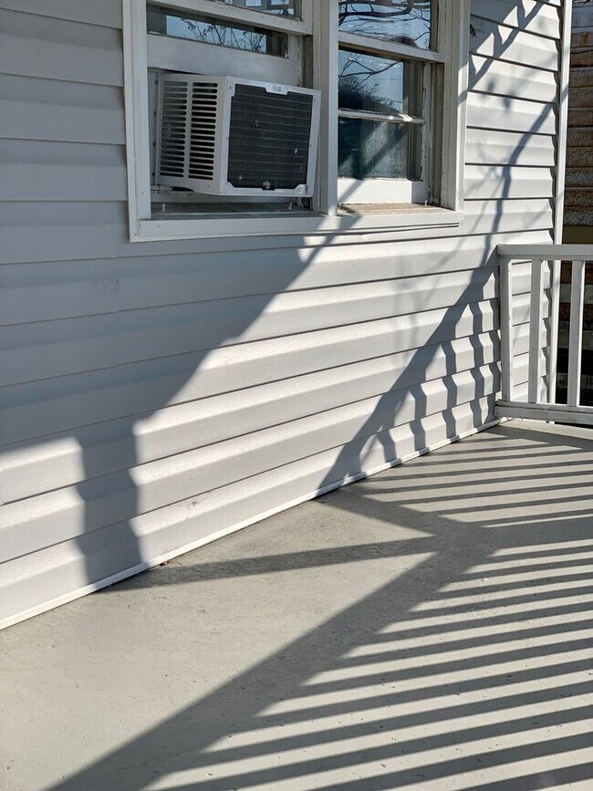 Building Photo - 308 N 14th St