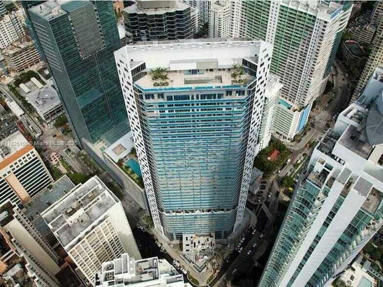 Primary Photo - 1300 Brickell Bay Dr