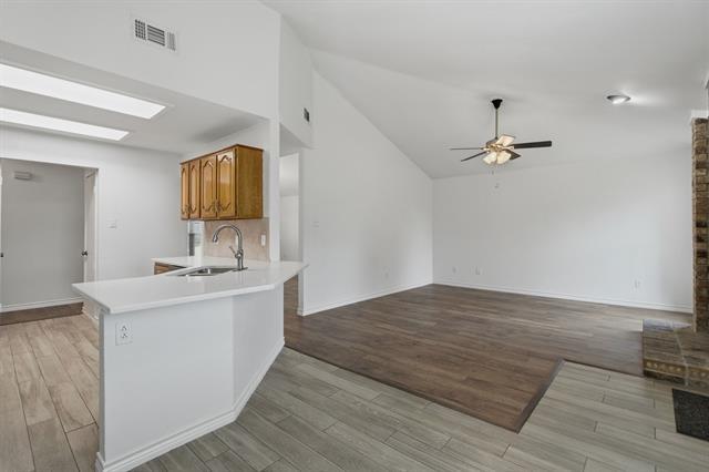 Building Photo - 1830 Tiburon Bend