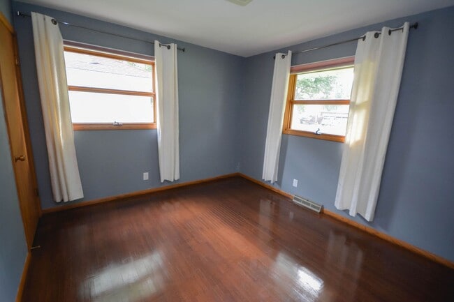Building Photo - Ranch style home with incredible updates throughout!