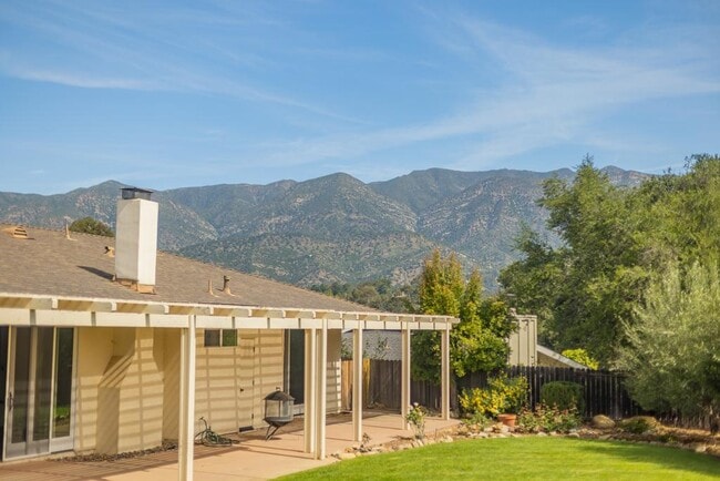 Building Photo - 425 Stuart Ct