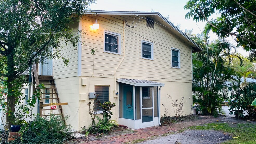 Building Photo - 1034 7th St W