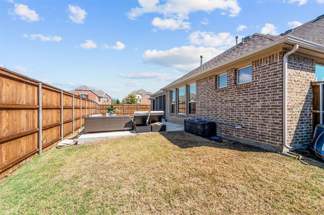 Building Photo - 2881 Redfern Dr