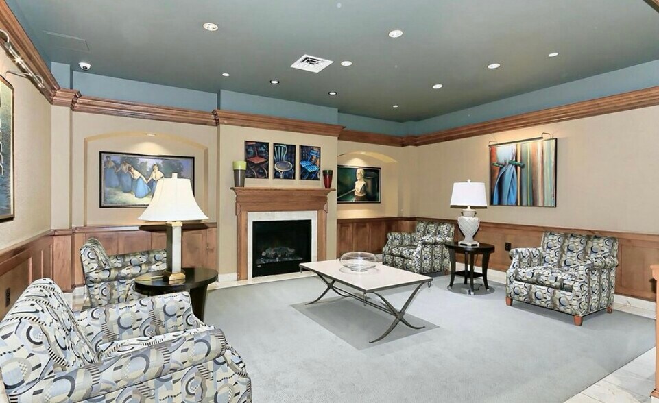 Building Photo - 11800 Sunset Hills Rd