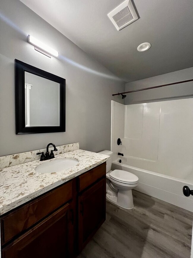 Building Photo - 7433 Saddlebrook Lp