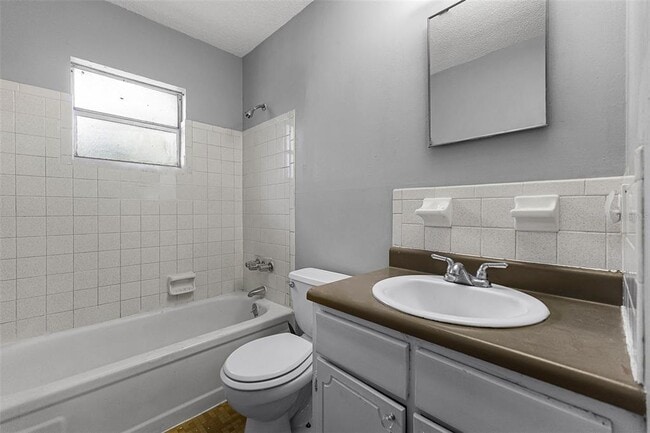 Building Photo - 601 State Ave