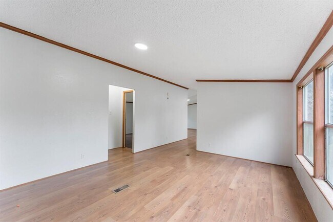 Building Photo - 21629 County Rd 3749