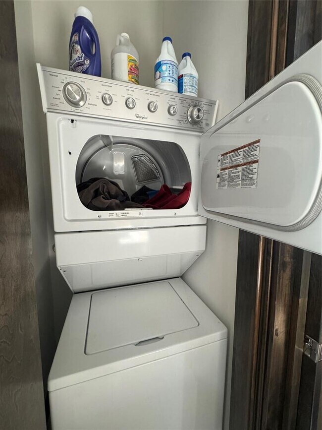 Building Photo - 2113 Barbaro Way