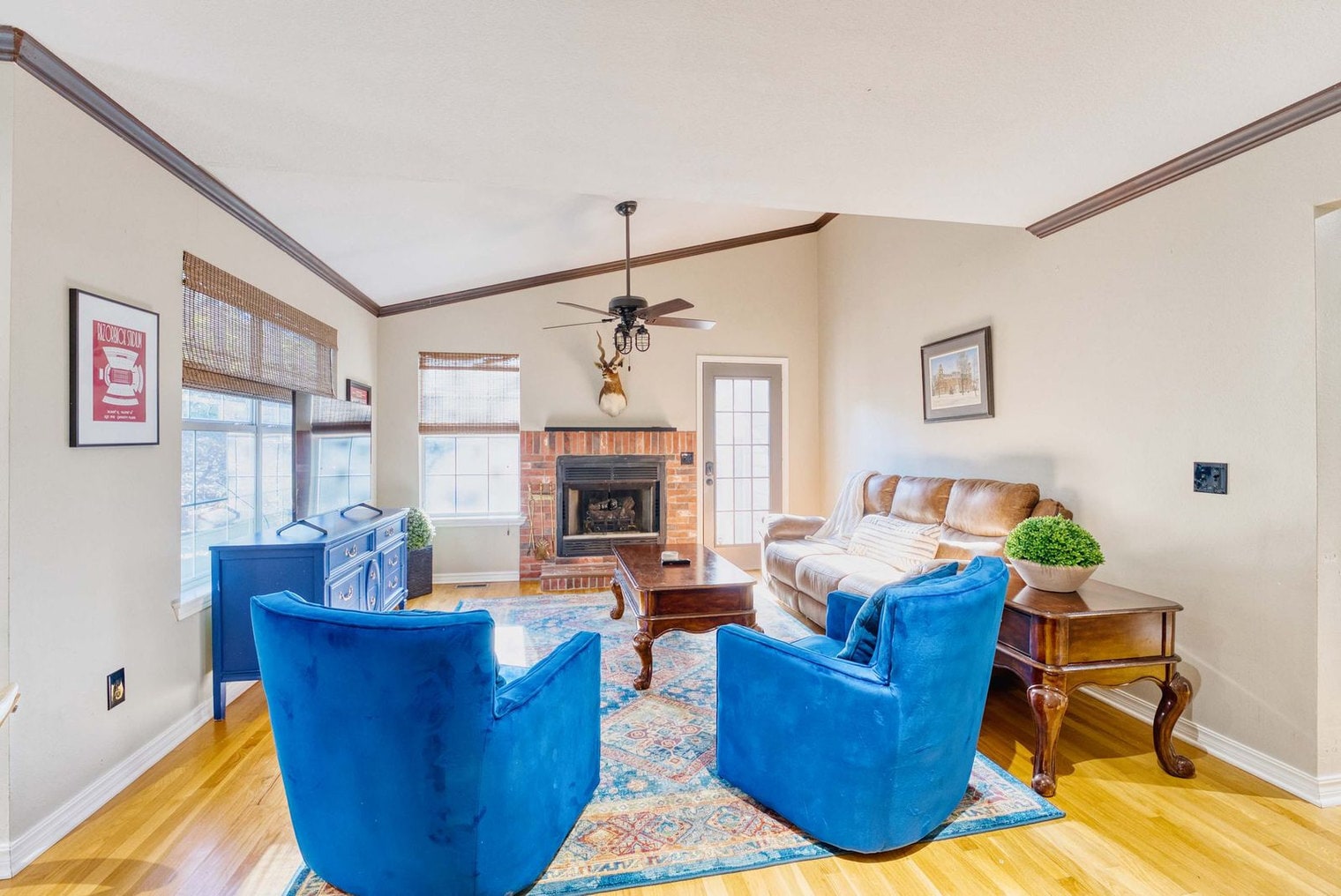 Building Photo - 1072 Valley View Dr