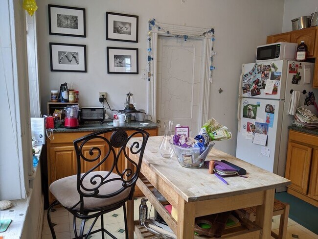 Building Photo - Very Nice 3 bed 1.5 Bath in Coolidge Corner....