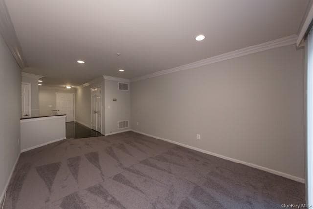 Building Photo - 16 Sylvan Ln