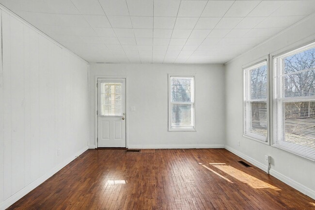 Building Photo - 2215 Mt Olivet Rd