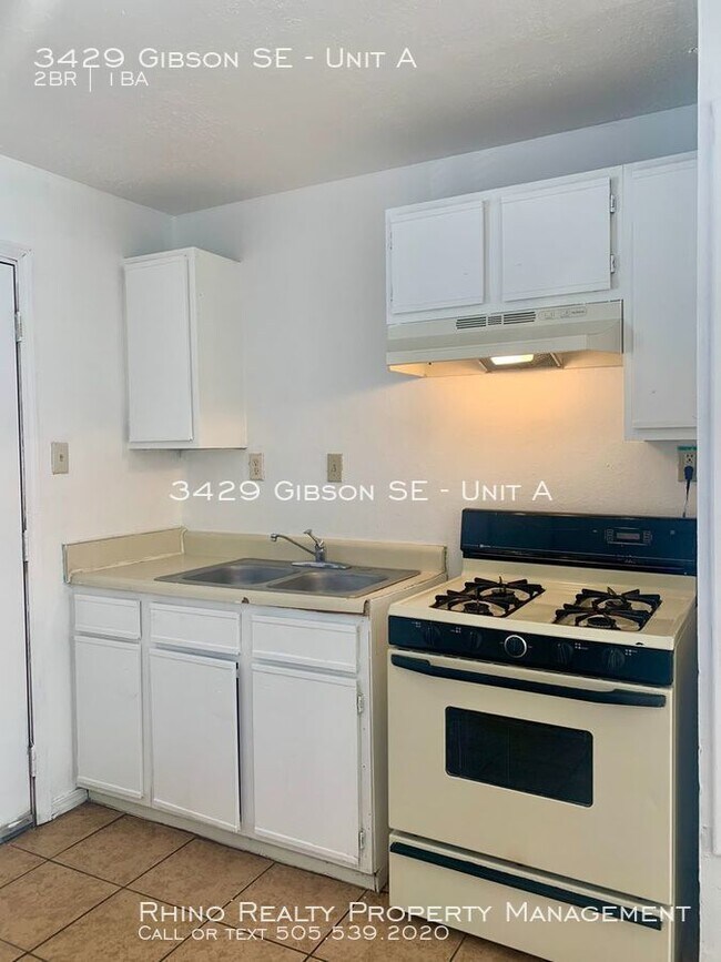 Building Photo - Ready for Immediate Move in! Fully Remodeled.