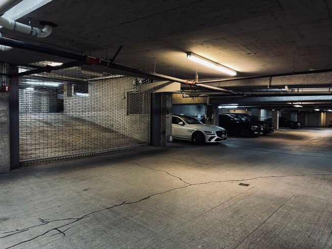 Building Photo - Downtown Bellevue Studio with Balcony, In-Unit Laundry & Amenities