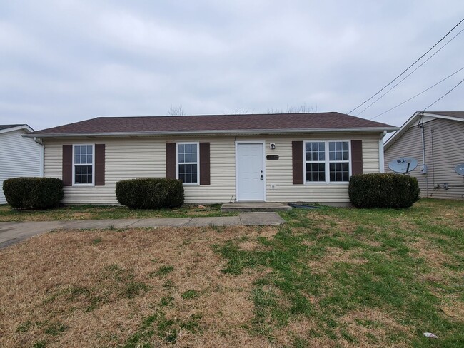 Primary Photo - $1200.00 Beautiful 3 Bedroom 1.5 Bath Ranc...