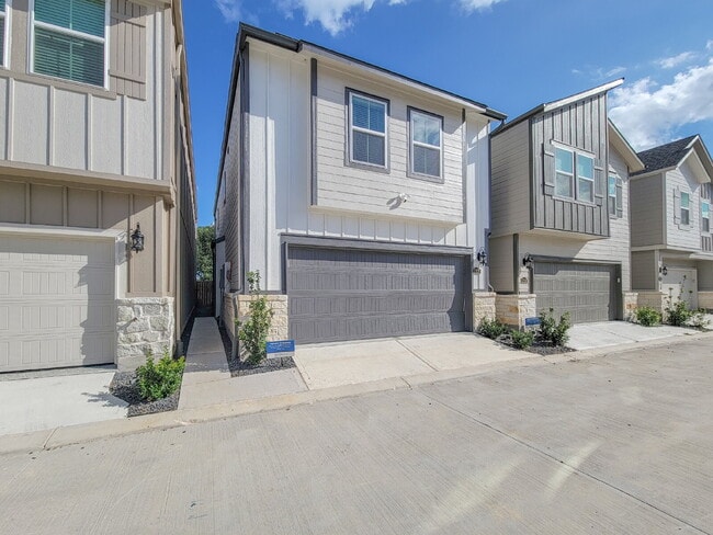 Building Photo - 3 Bed Home for Rent in Park Row Village West | Houston TX 77084