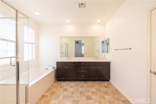 Building Photo - 24153 Paseo del Rancho Dr