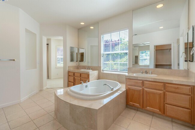 Building Photo - 1260 Ustilago Dr