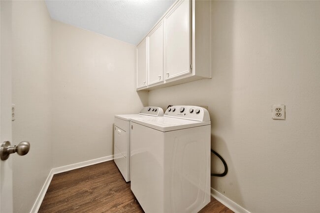 Building Photo - 3939 Fawn Creek Dr