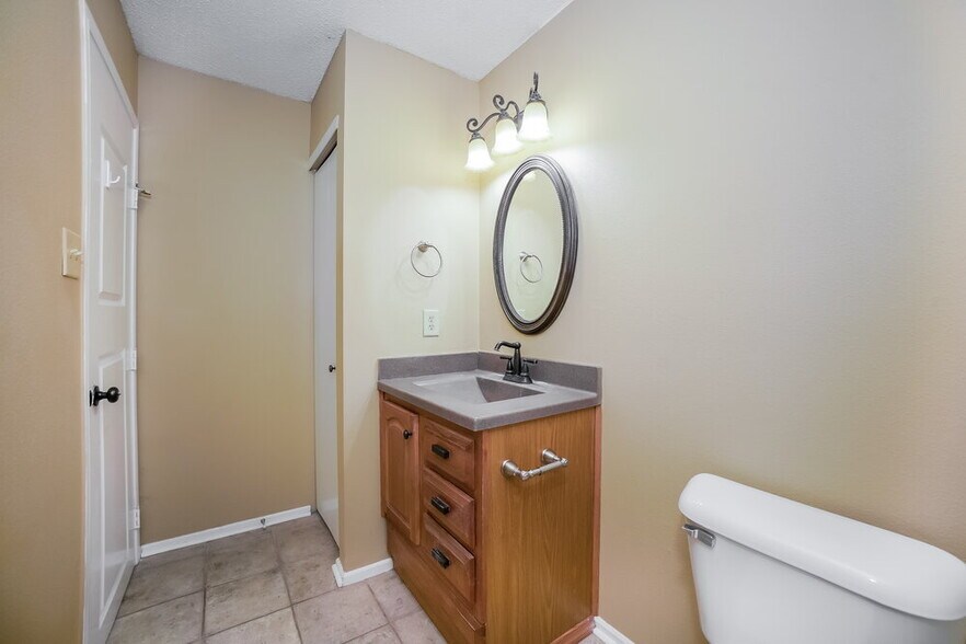 Building Photo - 13227 N Etna Green Dr