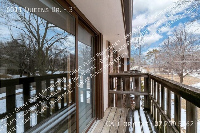 Building Photo - 6011 Queens Dr