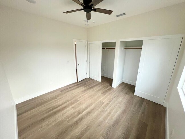 Building Photo - 669 Townsite Dr