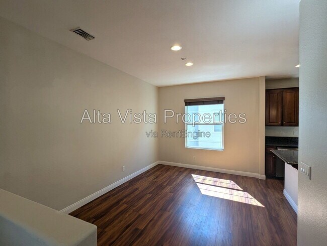 Building Photo - 10521 Zenor Ln