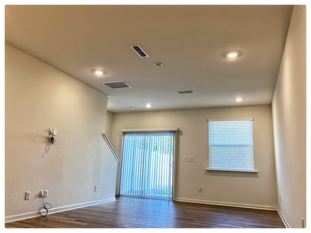 Building Photo - 3004 Chrys St