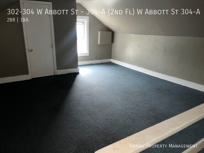 Building Photo - 302-304-304 W Abbott St