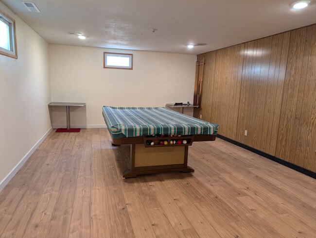 Building Photo - Huge Orchards House - Beautiful Updates