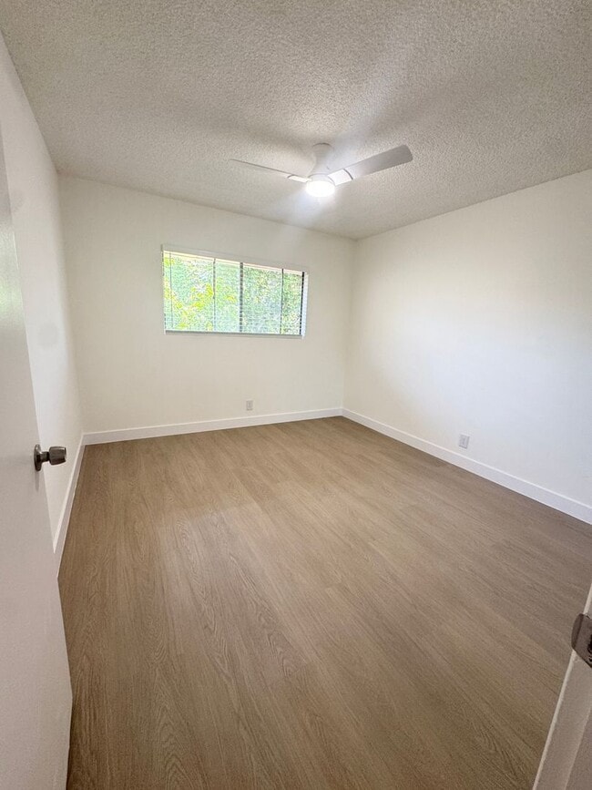 Building Photo - 11820 Chandler Blvd