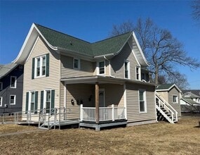 Building Photo - 1056 Walnut St