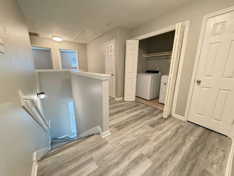 Building Photo - 6427 Waldron Dr