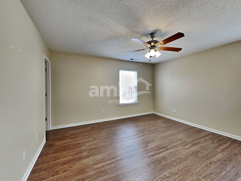 Building Photo - 3134 Marcony Way