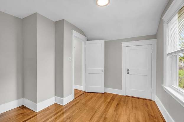 Building Photo - 36 Rowena St