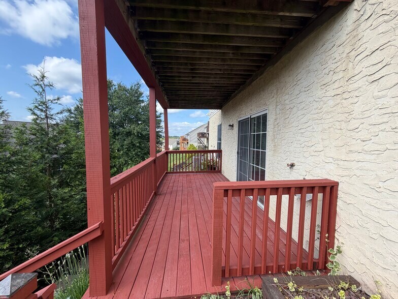 Building Photo - 43 Knollwood Rd