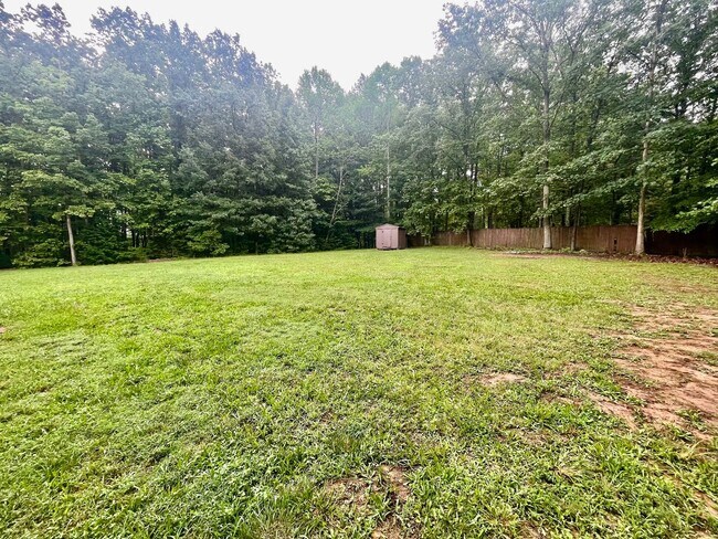 Building Photo - Discover this 4-bedroom, 2-bath home in Claremont, NC