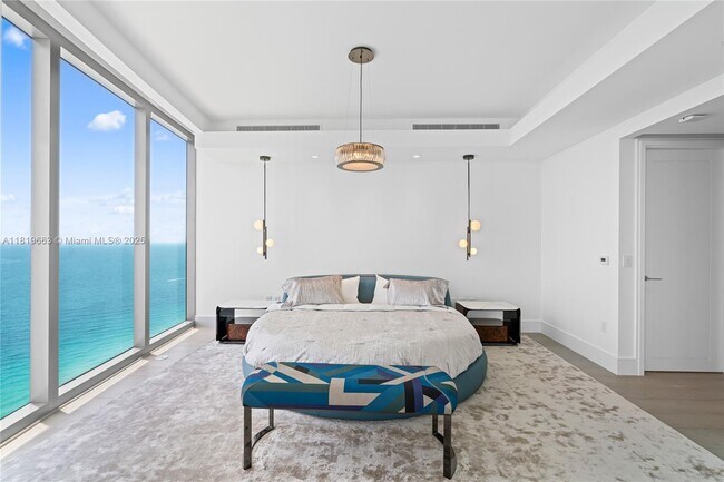 Building Photo - 17975 Collins Ave