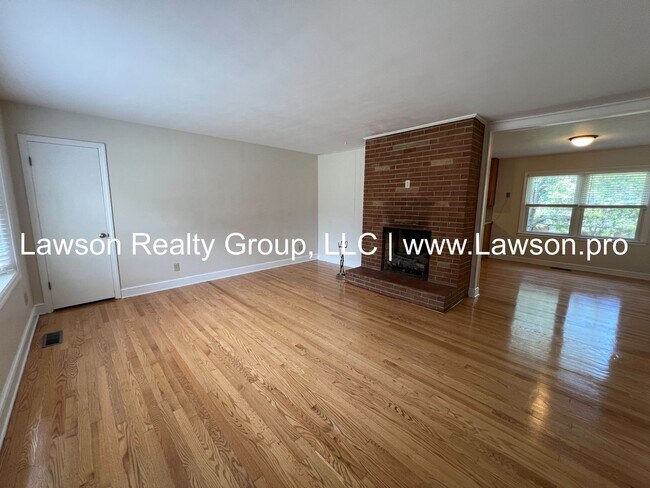 Building Photo - Spacious Ranch in North Lakes