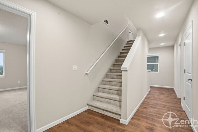 Building Photo - 9019 N Dogwood St