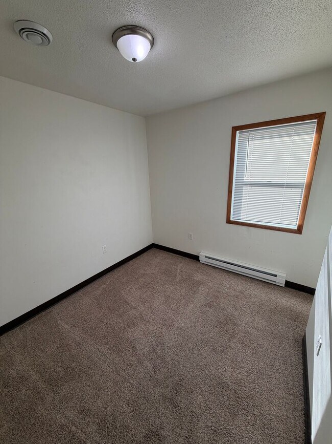 Building Photo - 317-319 N 3rd Ave W