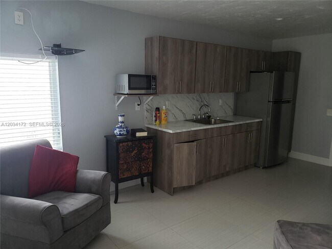 Building Photo - 15250 SW 154th Ave