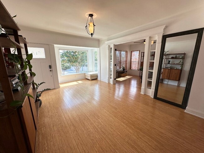 Building Photo - 3 Bdrm/2 Bath Mid-Century Home in Golden Hills Neighborhood of Fullerton