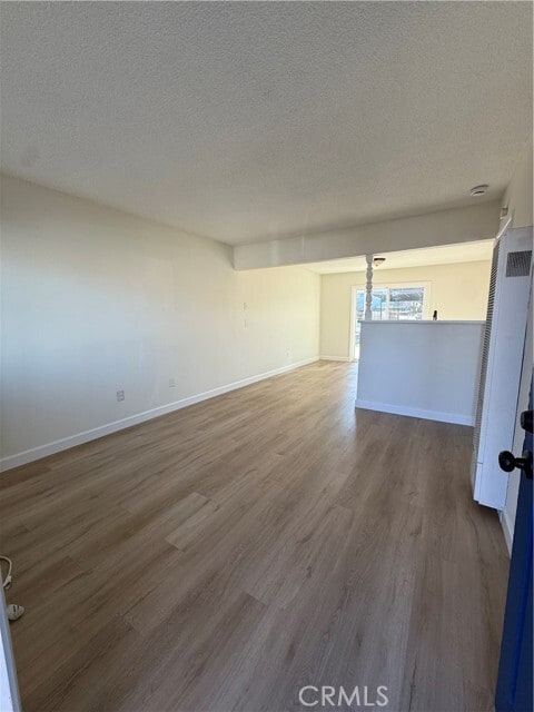 Building Photo - 558 S Benjamin St