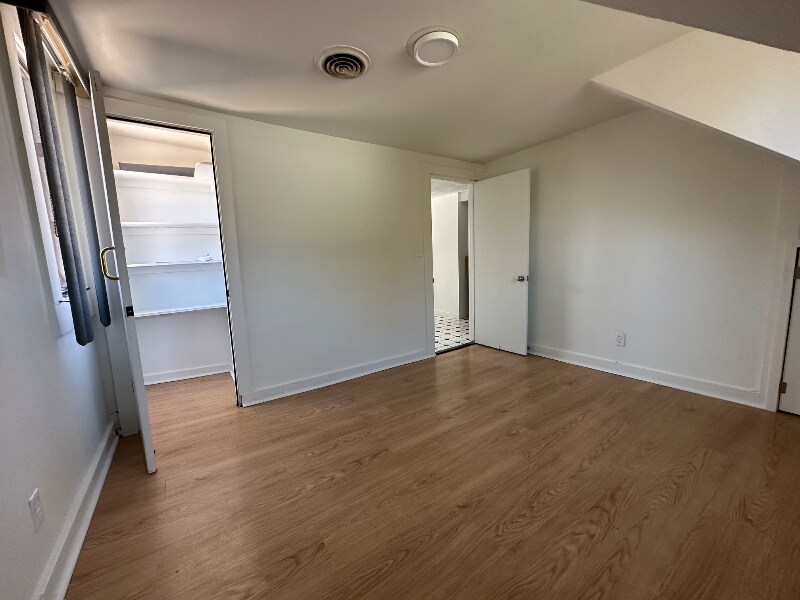 Building Photo - 14 Thill St