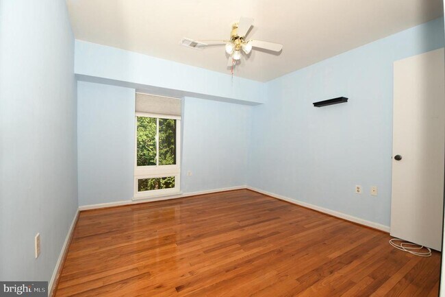 Building Photo - 8147 Inverness Ridge Rd