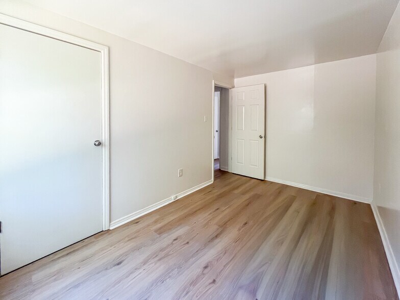 Building Photo - 39 Fox Hill Dr