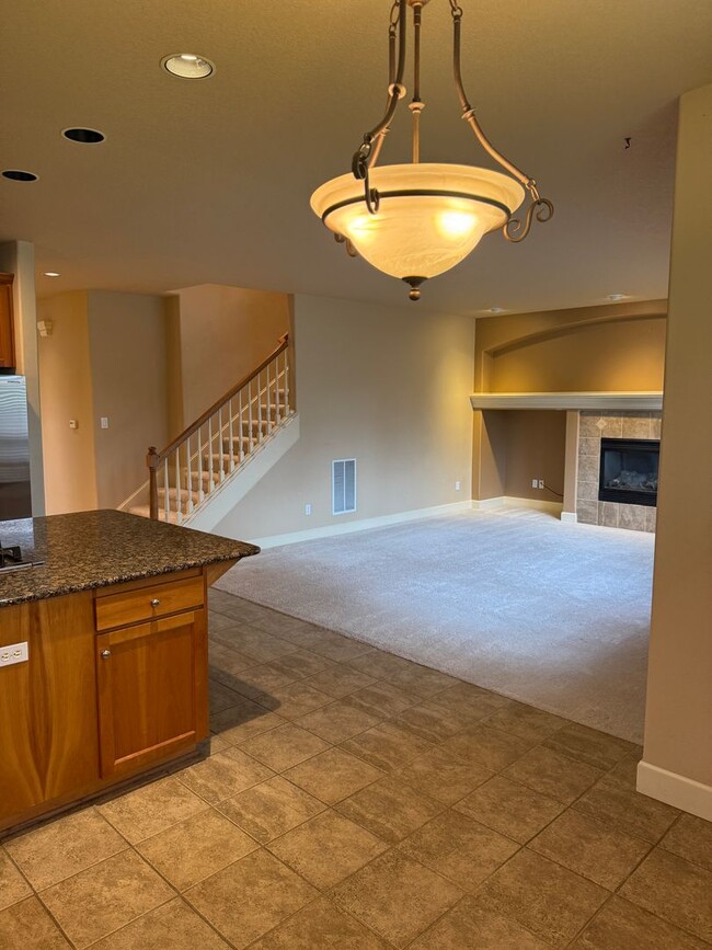 Building Photo - Large Rock Creek Single Family Home