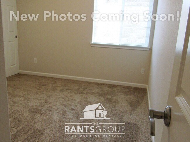 Building Photo - Fantastic Neighborhood! Easy Commute to JBLM!